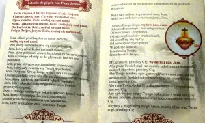 Litania do pięciu ran Jezusa, z wizerunkiem Serca Jezusowego. Modlitwa do rany Jezusa prosi o przebaczenie i wysłuchanie.