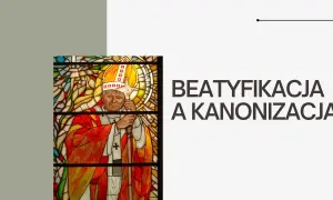 Witraż z papieżem Janem Pawłem II. Tytuł: Beatyfikacja a kanonizacja.